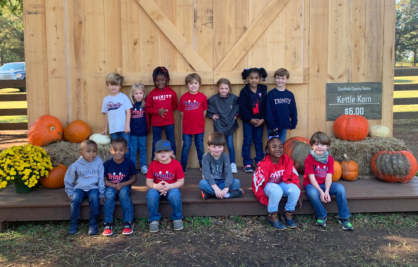 Trinity Preschoolers Take Fall Field Trip 1